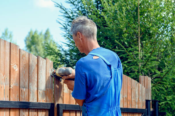 This is a fence contractor located in Austin, Texas, offering fence installation and repairs for residential and commercial a